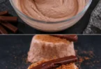 Bavarois mousseux aux carambars, un dessert crémeux et délicieux.