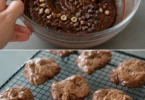 Brownie cookies d'Hervé Cuisine avec un texture fondante et chocolatée.