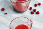 Coulis de framboises fait maison pour garnir vos desserts.