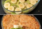 Crumble banane kiwi, un dessert savoureux avec des fruits frais.