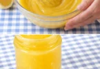 Recette de Lemon Curd préparé au micro-ondes, tartinable et savoureux.