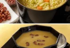 Soupe au chou de Savoie garnie de lardons, un plat authentique et savoureux.